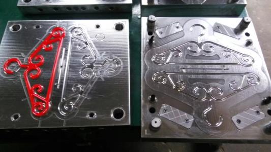 提高注塑模具塑件表麵質量（liàng）和製品精度