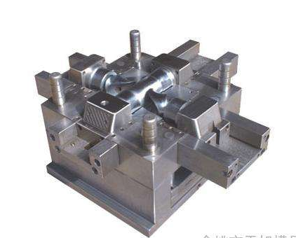 塑膠注塑（sù）模（mó）具水路集成塊分配器的設置