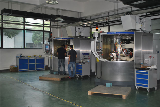 塑膠注（zhù）塑模具製造滑塊用油壓油缸抽芯機構