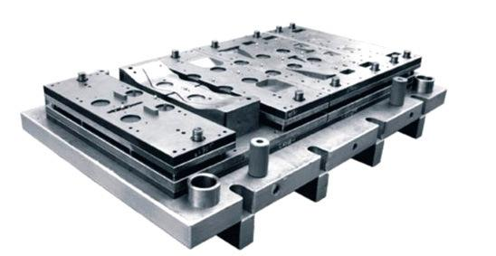 汽車（chē）產業帶動（dòng）模具行業發展,深（shēn）圳模具（jù）生產（chǎn）廠家