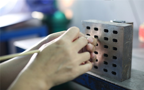 午夜福利电影网站鲁片大全模具_塑料（liào）模具注塑加工廠生產abs注塑件怎麽才能增加光亮度？